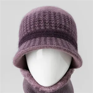 Conjunto de gorro de punto térmico morado y calentador de cuello para invierno