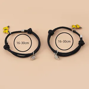 Detailansicht der verstellbaren Magnet-Schmetterlingsarmbänder für Paare, 16-30cm Umfang