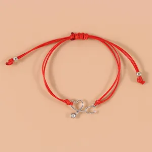 Bracciale da infermiera in corda intrecciata rossa con ciondolo stetoscopio a cuore