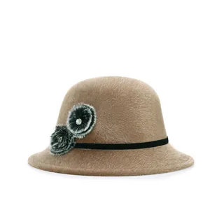 Women's Vintage Cloche Hat Winter Warm Polyester Felt Bowl Hat With Faux Fur Pom-pom Rhinestone Elegant Wide Brim Dress Hat