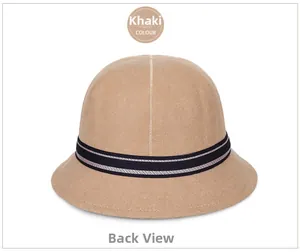Vista posteriore di un cappello cloche in lana kaki con nastro a righe bianche e nere