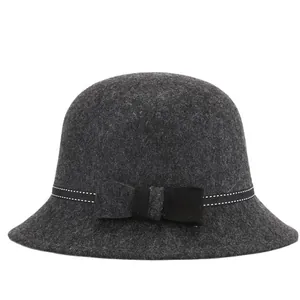 Eleganter dunkelgrauer Woll-Anglerhut für Damen mit schwarzer Zierschleife und Band