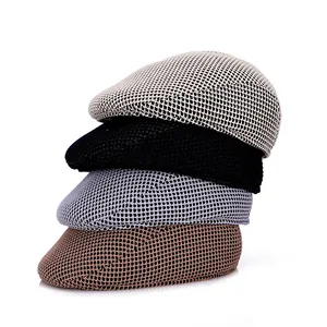 Atmungsaktive Schiebermützen für Herren in Schwarz, Grau, Braun und Beige aus Mesh-Gewebe