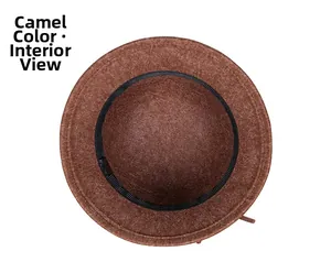 Vue interne du chapeau dôme en laine camel avec bandeau anti-sueur noir et feutre