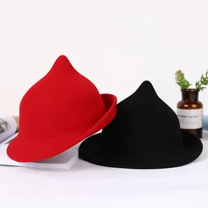 Chic wool felt pointed witch hat in red and black colors for Halloween cosplay costumes