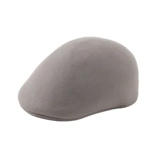Béret classique gris en laine au design rétro minimaliste pour chaleur d'automne hiver