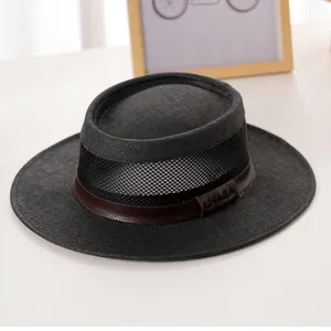 Cappello di paglia nero a tesa larga con rete traspirante e cinturino in pelle