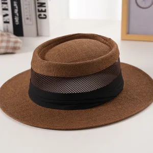 Cappello da sole marrone a tesa larga con rete traspirante e nastro nero decorativo