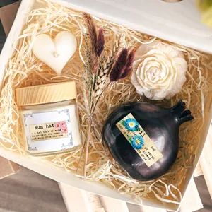 Exquisite gift box with scented candles, heart and rose shapes, and ceramic ornament