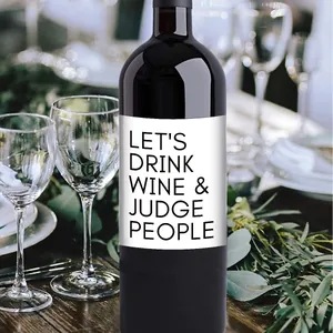 Weihnachts Weinaufkleber mit dem Spruch Let's Drink Wine and Judge People Design