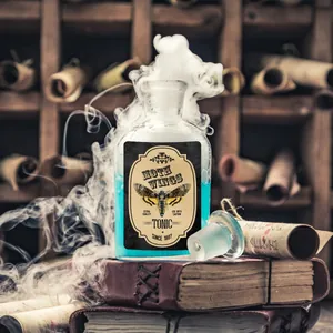Étiquette autocollante gothique Moth Wings Tonic pour bouteille avec potion bleue