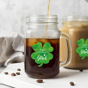 Muguet en verre avec anse, imprimé trèfle Eine Portion Glück et café glacé à l'intérieur