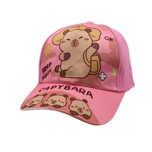 Rosa Capybara Baseballkappe für Kinder mit Keep Happy Comic-Druck und gebogenem Schirm