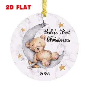 Detail von 2025 Baby First Christmas Ornament mit Bär auf Mond und goldener Kordel