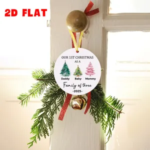 Flacher Acryl-Weihnachtsanhänger 2025 Erste Weihnachten als Familie mit Schleife und Glocke