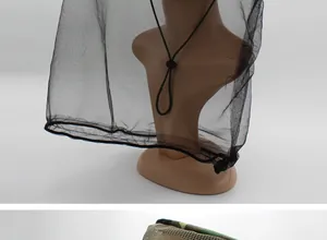 Détail de la moustiquaire de tête en maille respirante avec cordon de serrage réglable