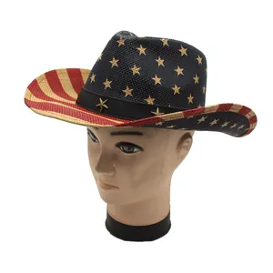 Cappello da cowboy in paglia con bandiera americana e borchie a stella su manichino