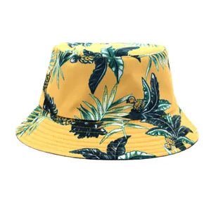 Gelber Fischerhut mit tropischen Palmenblättern und Ananas-Muster für Outdoor-Mode
