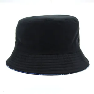 Cappello da pescatore double-face nero con stampa paisley per protezione solare