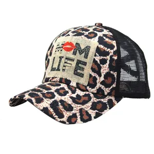 Damen Baseballkappe mit Leopardenmuster, Ponytail-Öffnung und Mom Life Patch Design