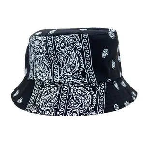 Cappello a secchiello reversibile con motivi paisley bianchi su tela di cotone nero