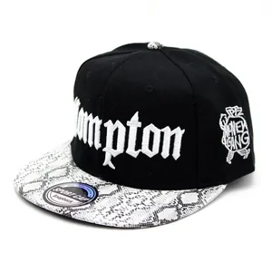 Compton Snapback Baseballkappe mit 3D-Stickerei und Schirm im grauen Schlangenmuster