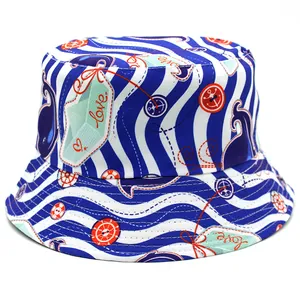 Cappello a Secchiello con Stampa Nautica a Righe e Delfini Reversibile Protezione Solare in Misto Cotone per Uomo e Donna