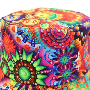 Bunter Fischerhut mit Mandala-Muster und psychedelischem Blumendruck für den Außenbereich