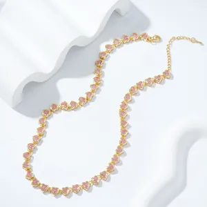Pink heart-shaped zircon necklace in 18k gold plating with elegant claw setting finish