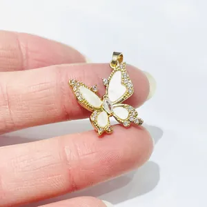 Exquisite gold-plated butterfly pendant with white mother-of-pearl and zirconia crystals
