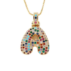 Collier hip hop avec pendentif lettre A serti de zircons colorés en finition dorée