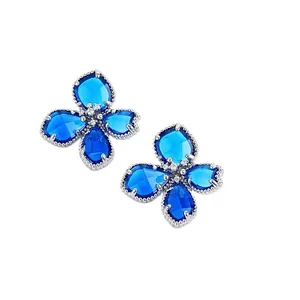 Französische Retro-Ohrstecker mit blauen Kristallblumen und Zirkonia auf Silber