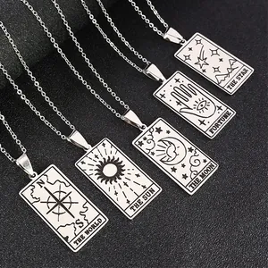 Collier Pendentif Carte de Tarot Vintage en Acier Inoxydable Argent Gravure Laser Lune Soleil Étoile Bijoux Cadeau Pour Hommes Femmes