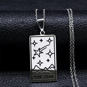 Collier tarot en acier inoxydable avec pendentif étoile poli sur fond noir