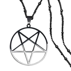 Silberne Pentagramm-Halskette mit dicker Kordelkette und metallischem Sternanhänger