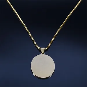 Vintage-Halskette mit ovalem Anhänger aus gebürstetem Gold und quadratischer Gliederkette