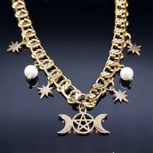 Collar Triple Diosa de la Luna con estrella de pentagrama dorado y colgantes perlas