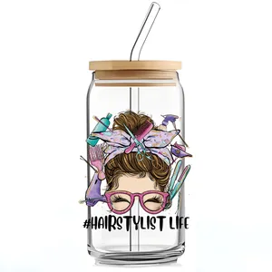 Autocollant UV DTF sur verre de 16oz avec motif de coiffeuse, couvercle en bambou et paille