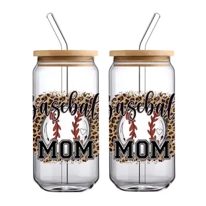 Détail de canettes en verre 16oz avec imprimé Baseball Mom, couvercles en bambou