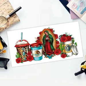Autocollant de transfert UV DTF avec cactus mexicain et aigle sur bureau de voyage