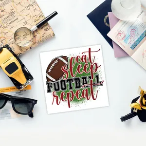 Détail de l'autocollant transfert UV DTF Eat Sleep Football Repeat pour verres de 16oz