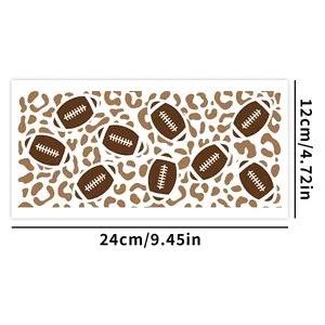 Detail van 24x12 cm UV DTF-transfer met football- en luipaardpatronen voor glazen