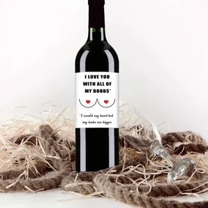 Etichette per vino personalizzate con scritta divertente e grafiche a cuore rosso