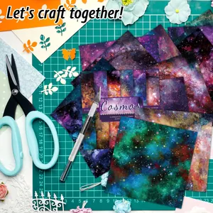 Detail von 6x6 Zoll 160g/m² Kosmos-Scrapbook-Papier mit Nebelmustern und Galaxiemotiven