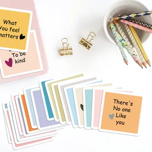 Lot de 30 cartes de motivation carrées avec citations manuscrites et motifs de cœurs