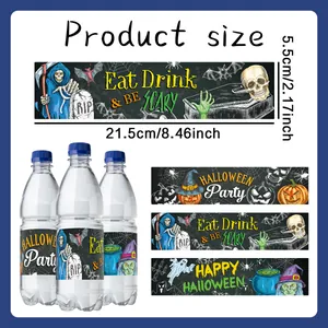Dettaglio macro di etichette per bottiglie d'acqua di Halloween con teschi e misure 21,5x5,5cm