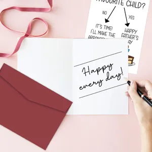 Biglietto d'auguri bianco minimalista 'Happy every day' con busta bordeaux e nastro rosa