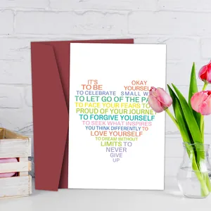 Set de tarjetas de felicitación minimalista con diseño de corazón y sobre granate
