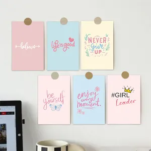 Set van 6 kleurrijke motiverende briefkaarten met inspirerende teksten voor wanddecoratie