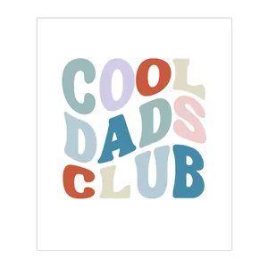 Detalle del adhesivo Cool Dads Club con tipografía retro y colores suaves de Morandi